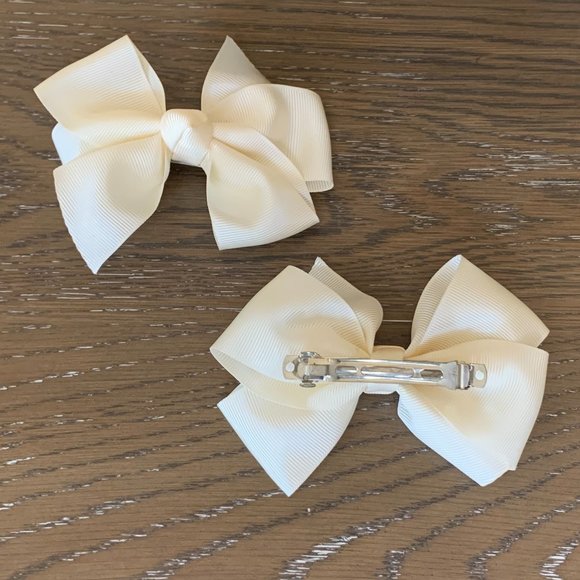 Cream Bows - Picture 2 of 2